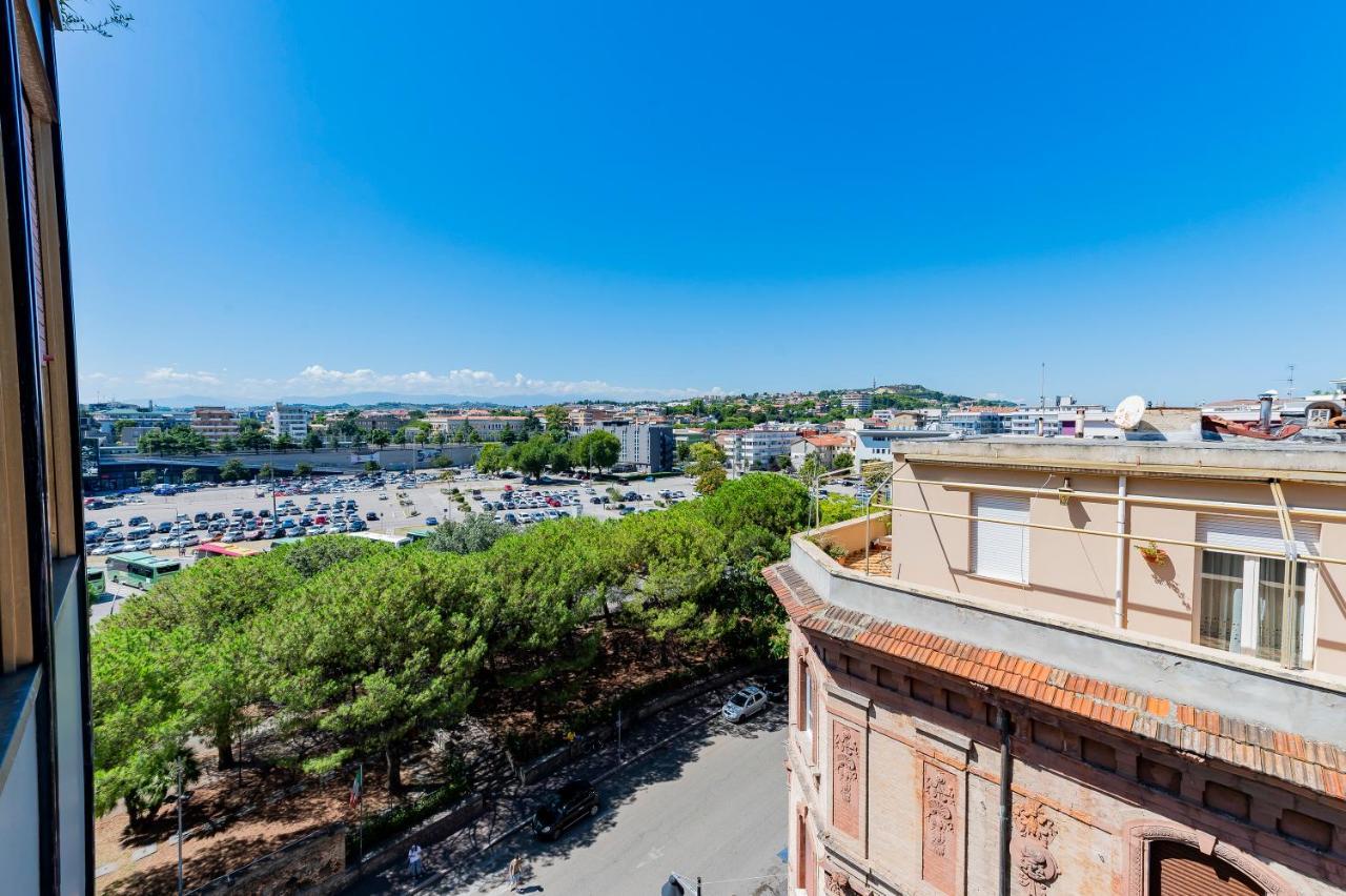 Piazza Salotto & Stazione Comfy Apartment Pescara Eksteriør billede